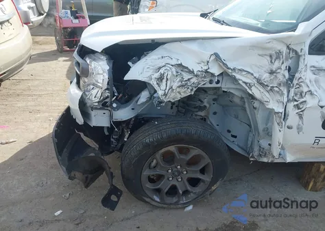 2024 Ford Maverick Xlt z USA, uszkodzony, nr VIN 3FTTW8H90RRA95945